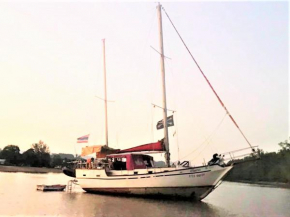 Croisière sur voilier dans la baie de Phang nga
